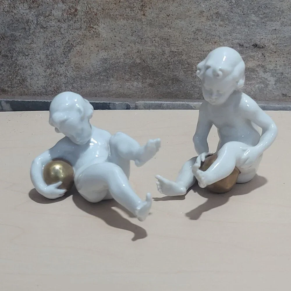 Porcelain Boy Playing With Golden Ball Miani Venezia Calle Fabbri 4665 Chipped T